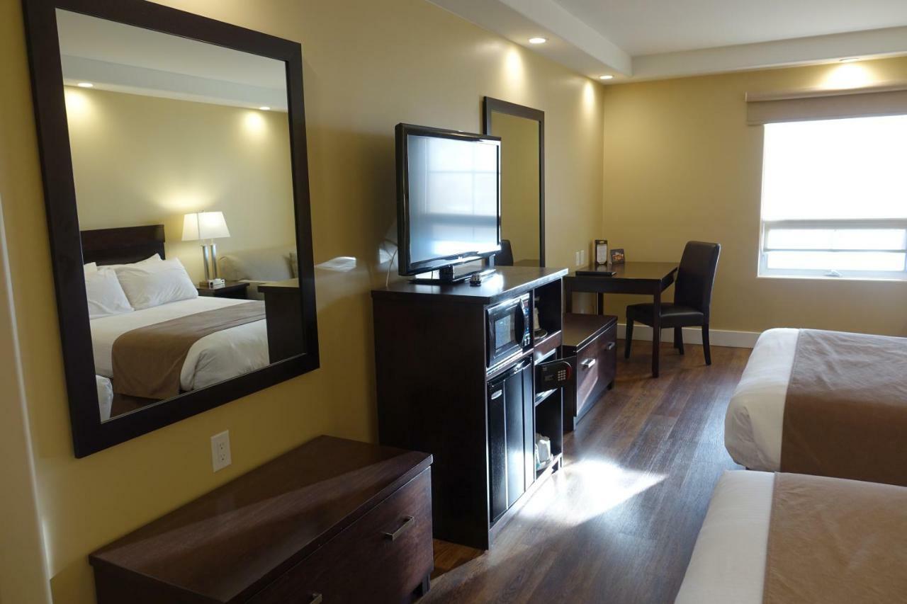 Chateau Louis Hotel & Conference Centre Edmonton Bagian luar foto